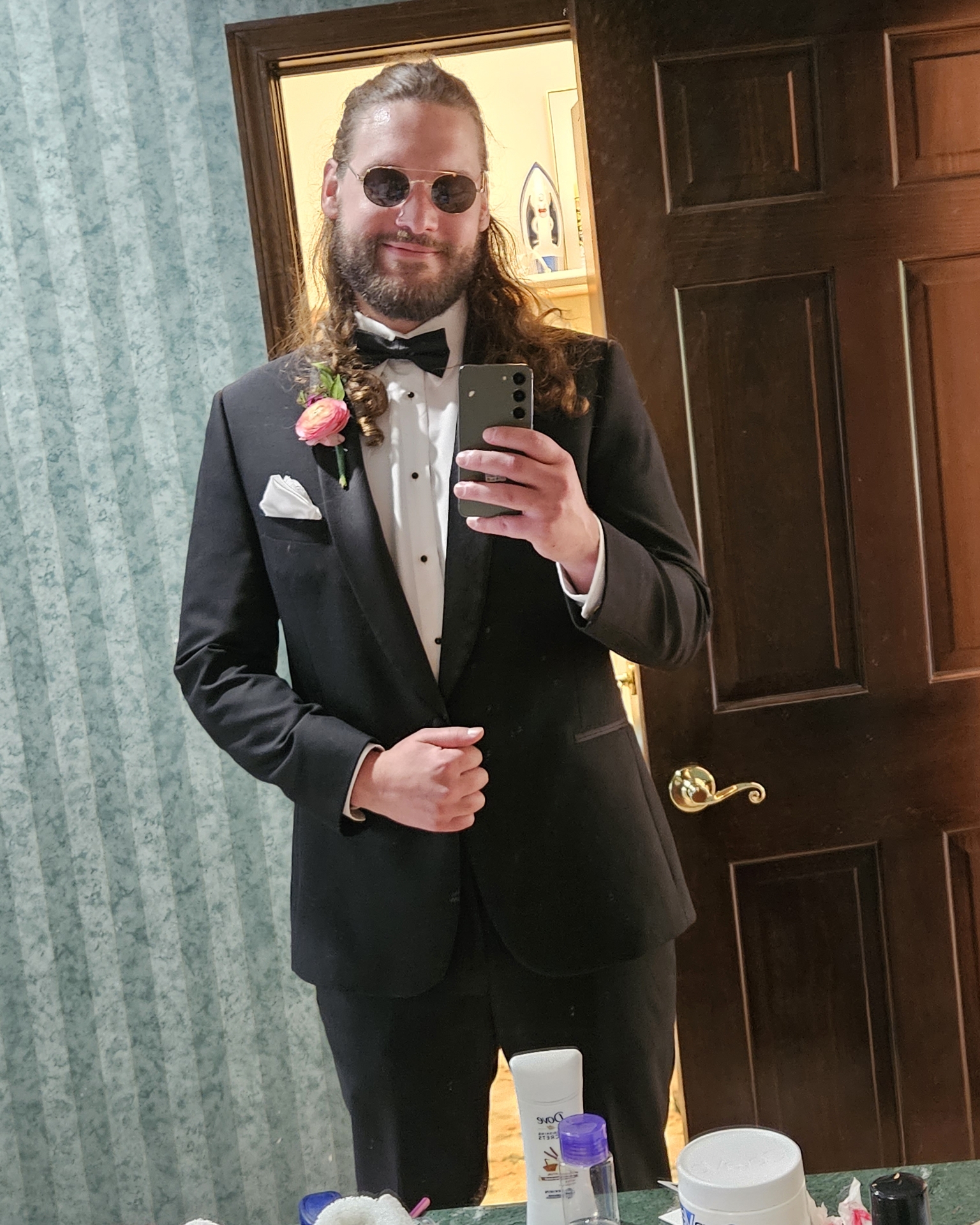 Tinder profile picture for @kooks