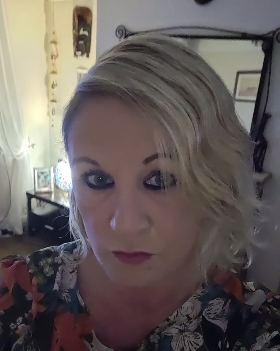 Tinder profile picture for @lasagna