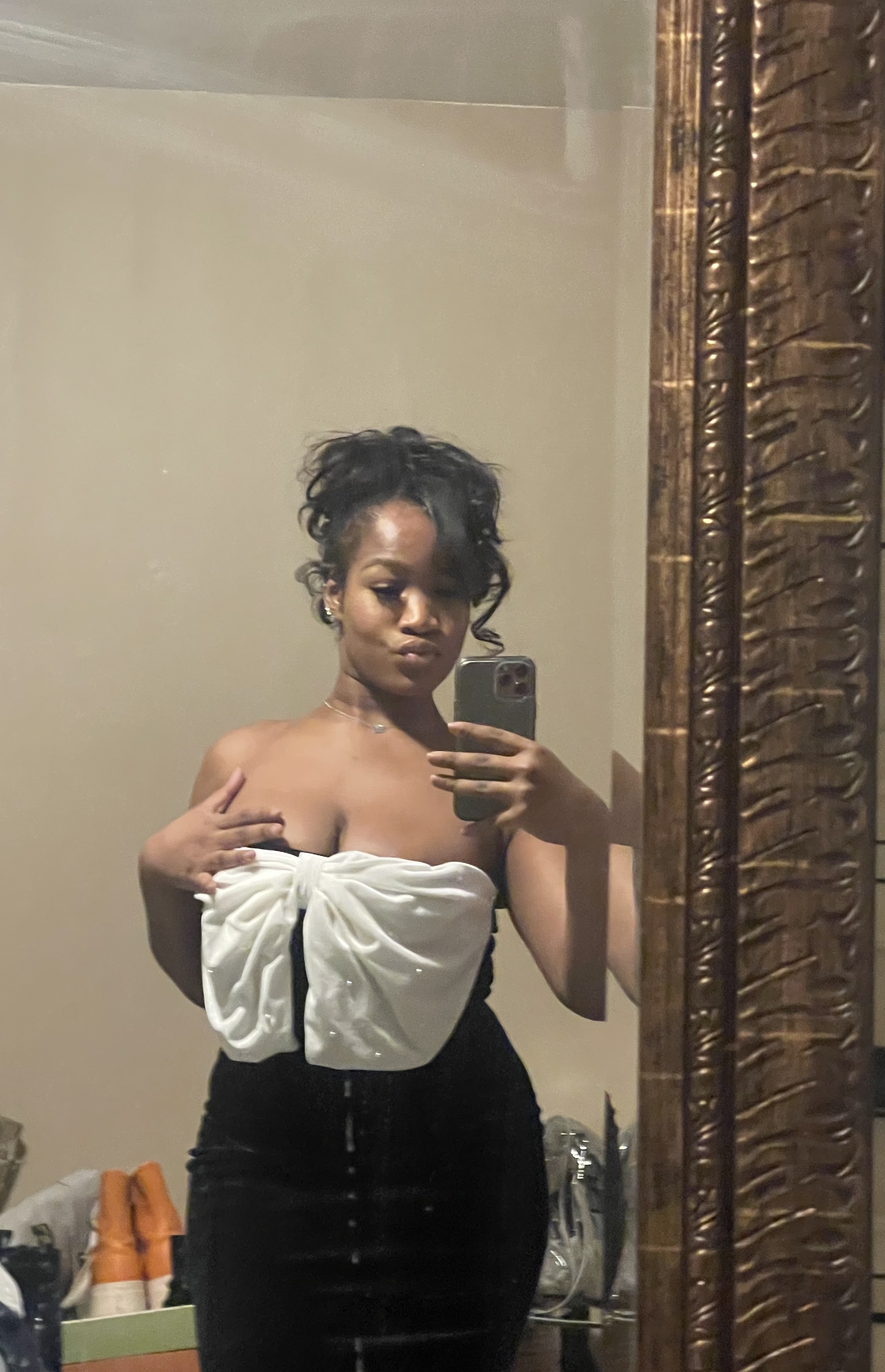 Tinder profile picture for @allure
