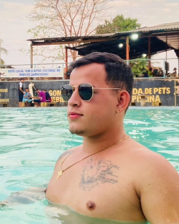 Tinder profile picture for @nycollas