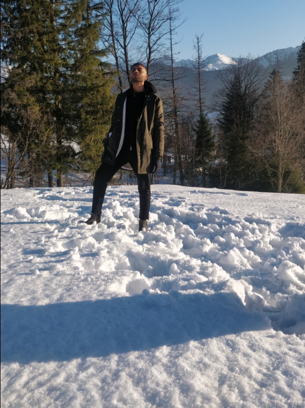 Tinder profile picture for @radioactive