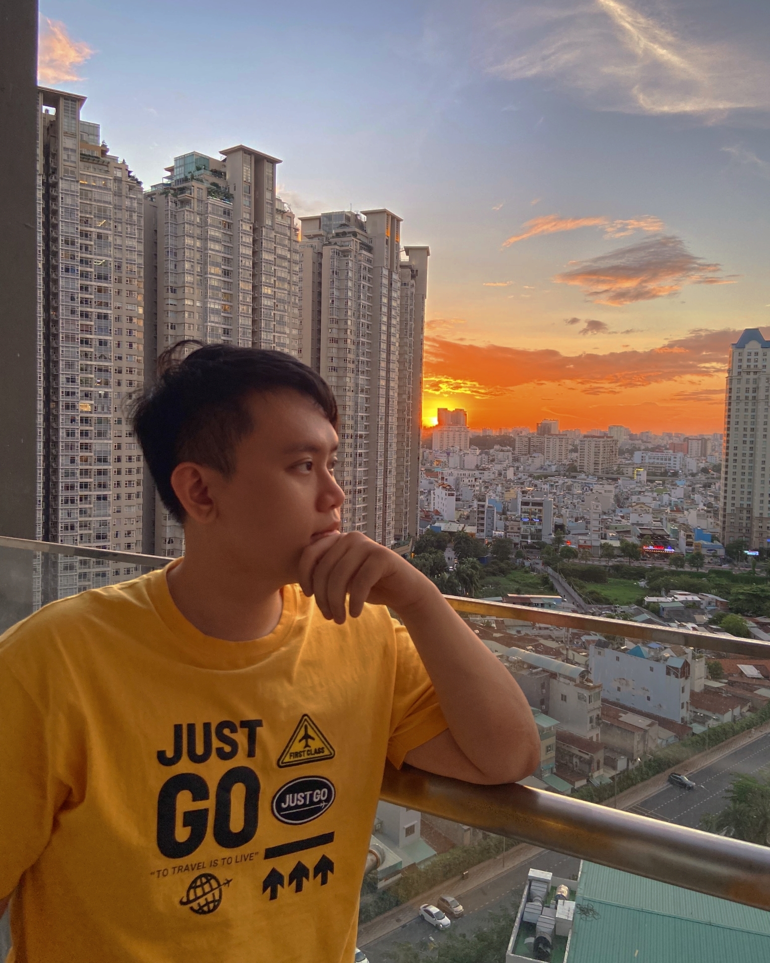 Tinder profile picture for @roto