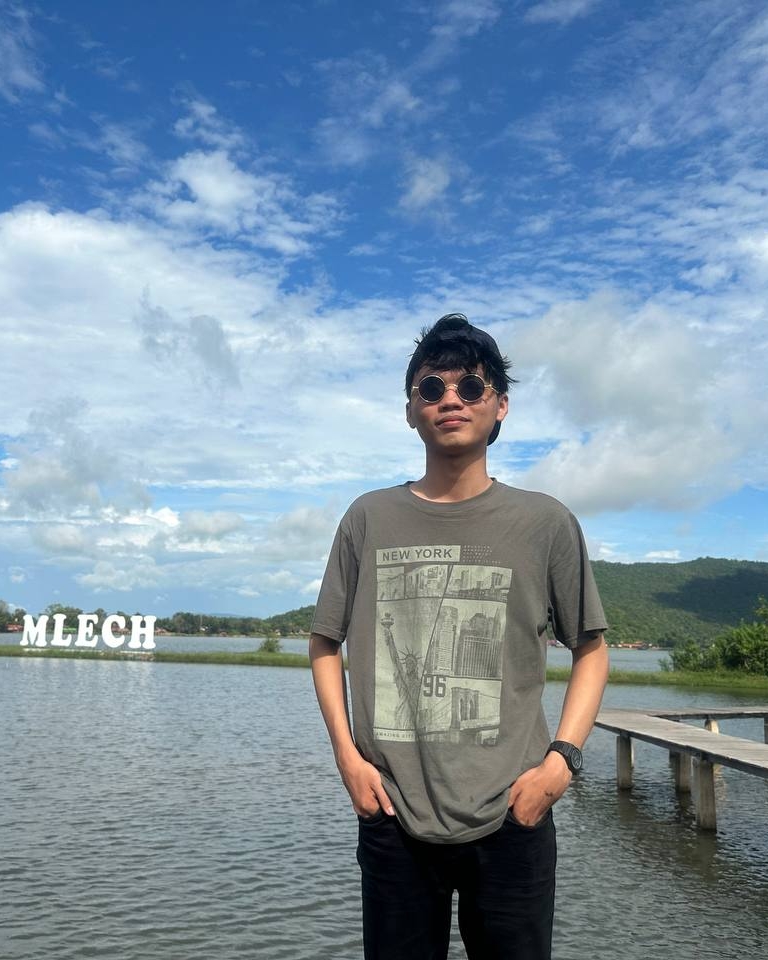 Tinder profile picture for @lyheng