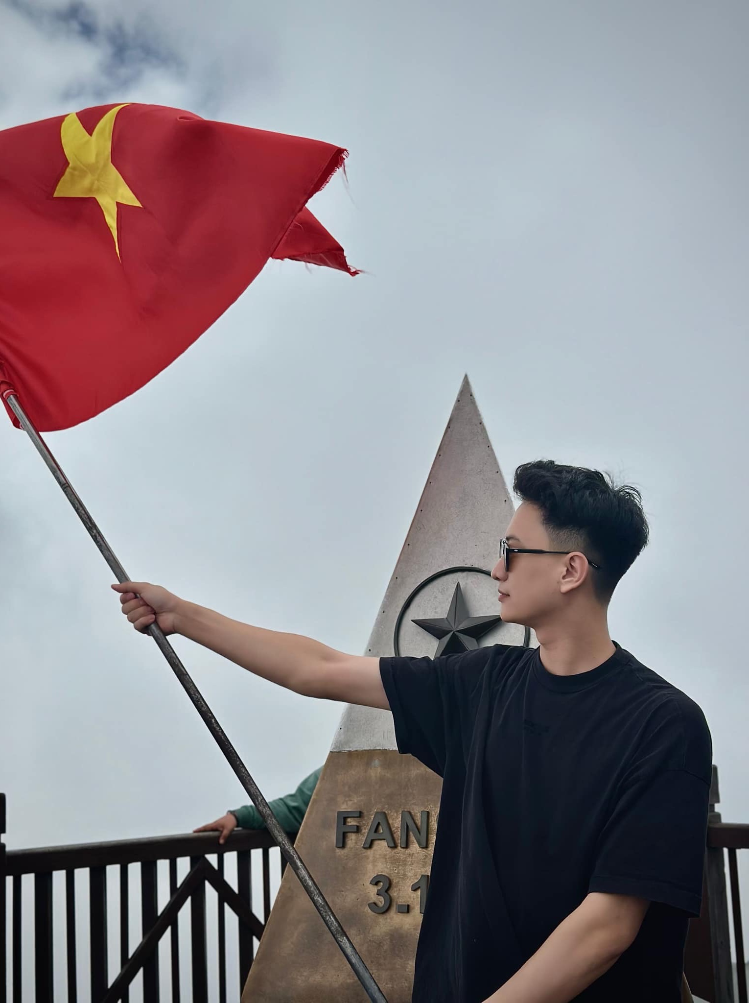 Tinder profile picture for @huybui