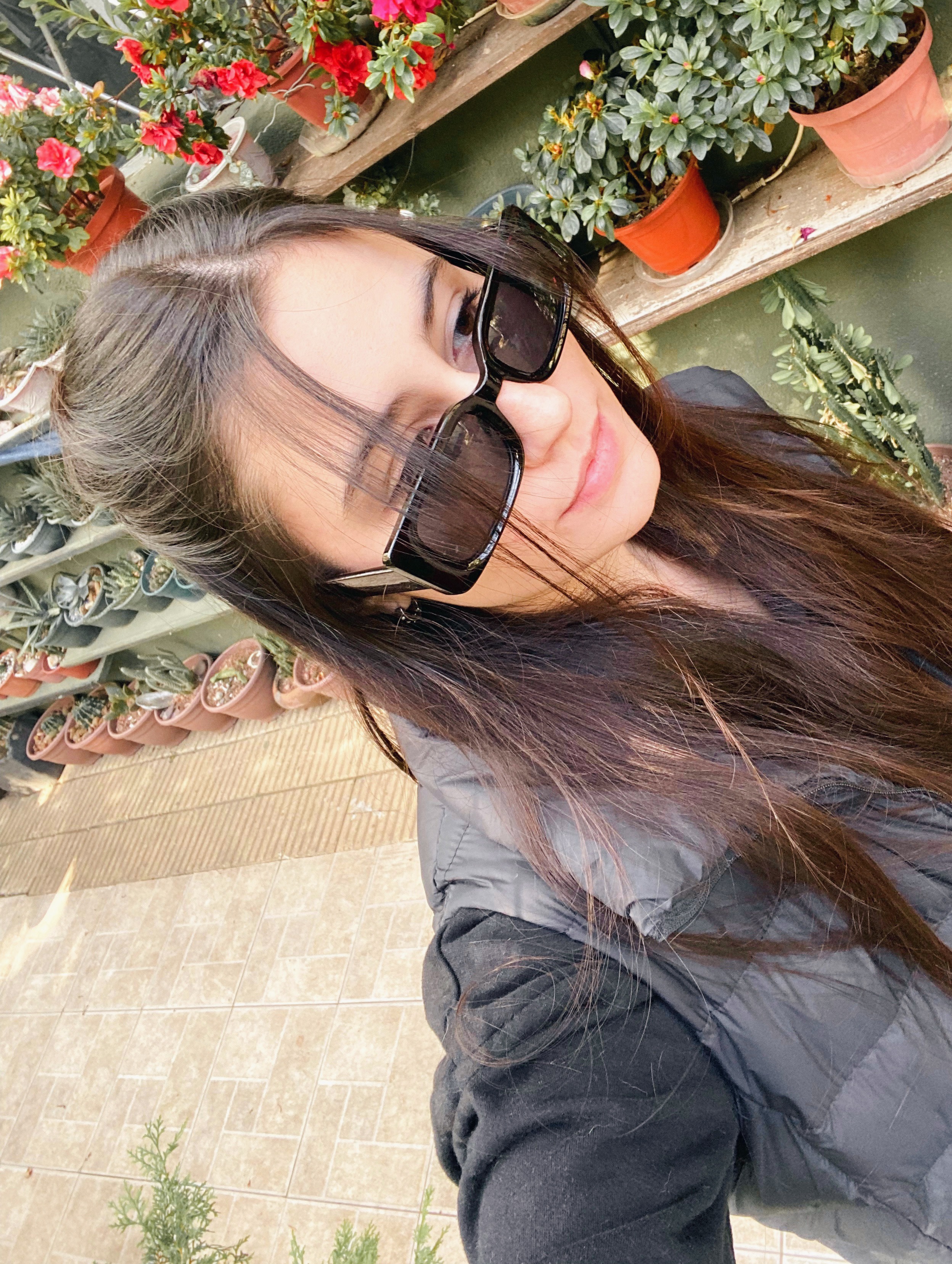 Tinder profile picture for @romina