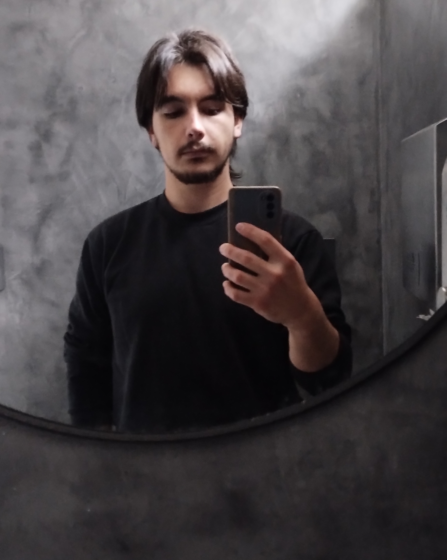 Tinder profile picture for @pepito