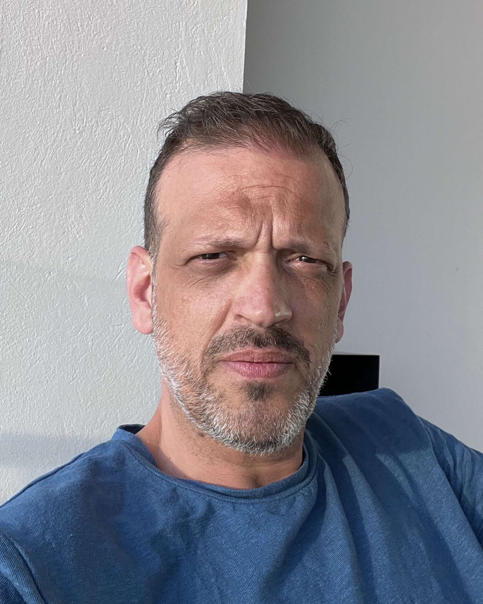 Tinder profile picture for @roberto