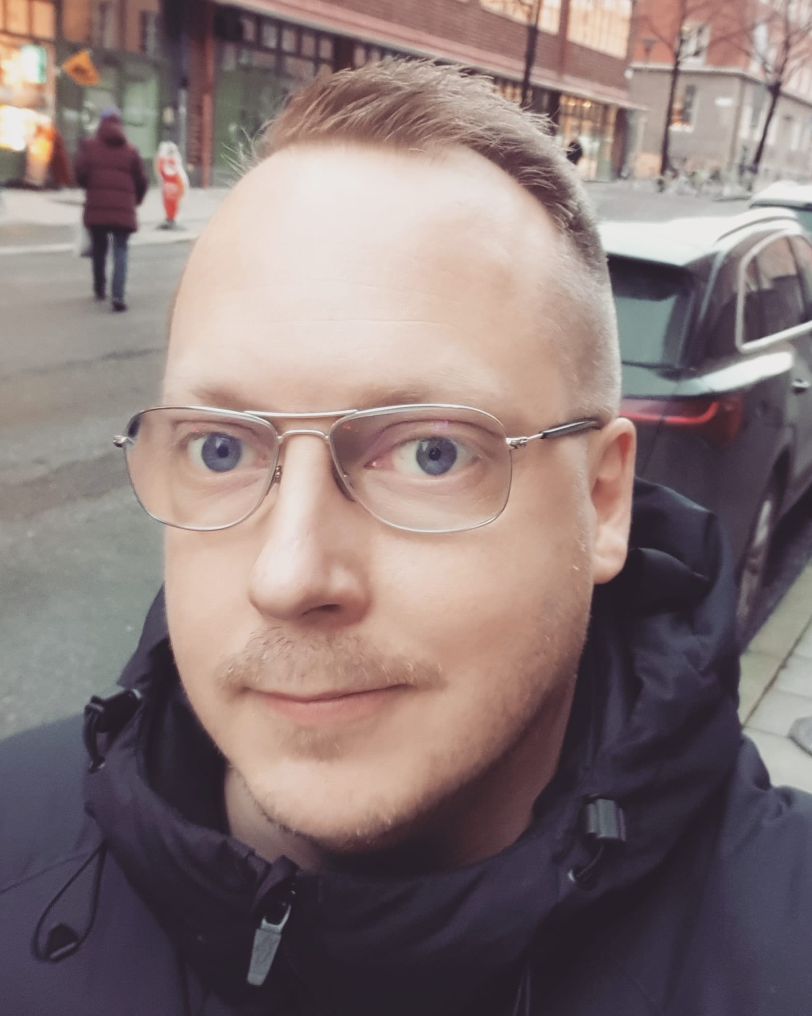 Tinder profile picture for @optometrist
