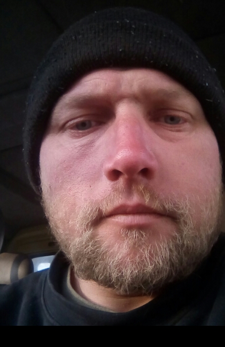 Tinder profile picture for @istvanka
