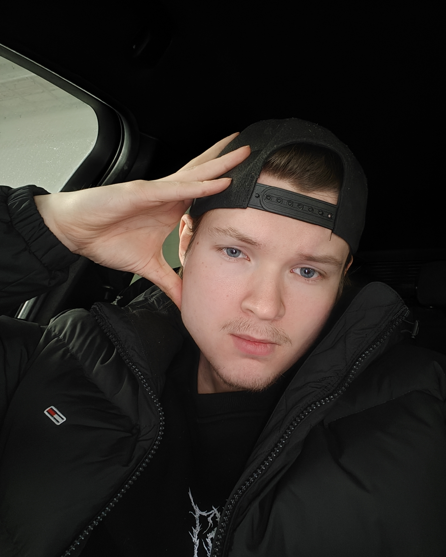 Tinder profile picture for @lambs