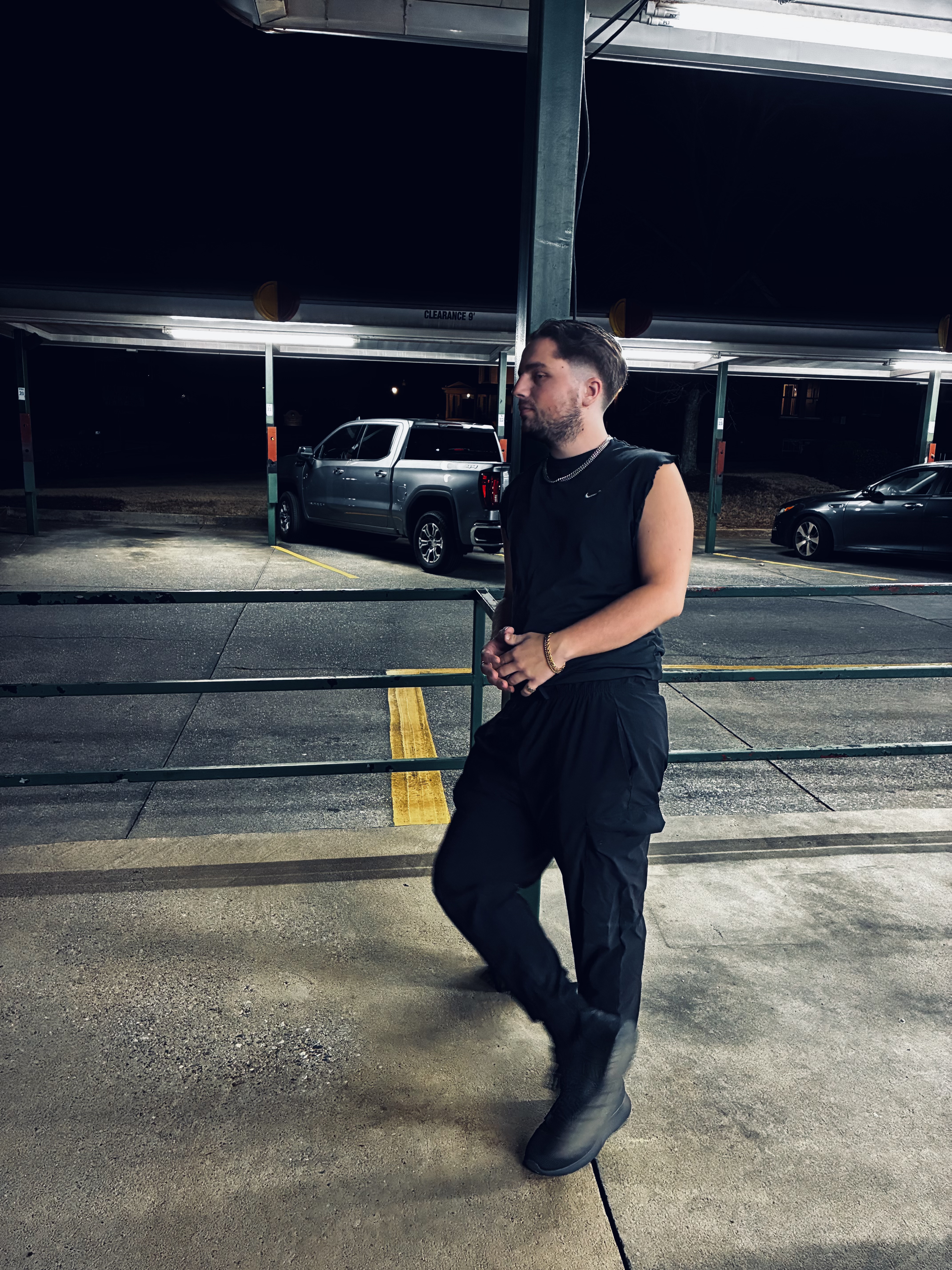 Tinder profile picture for @strain