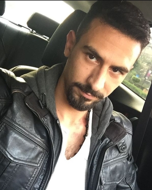 Tinder profile picture for @ghosto