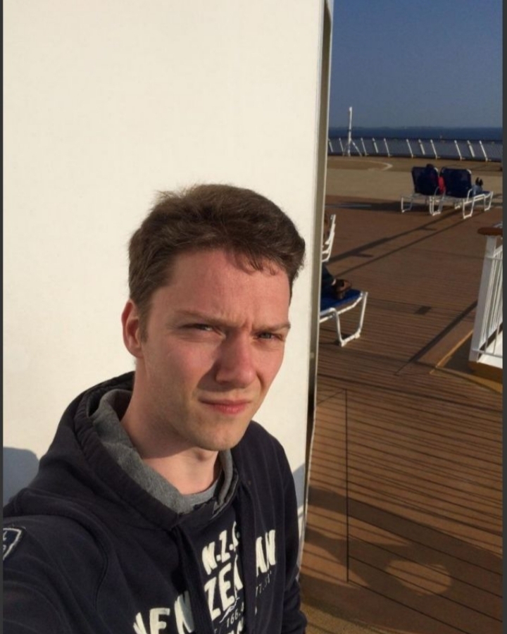 Tinder profile picture for @indika