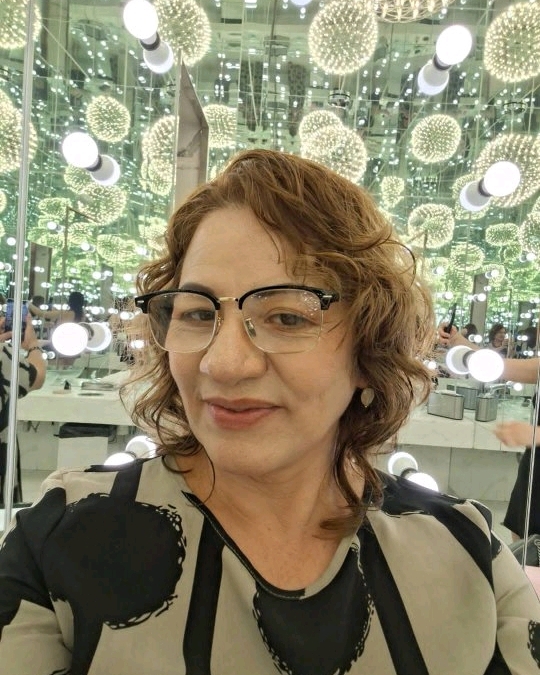 Tinder profile picture for @rosa