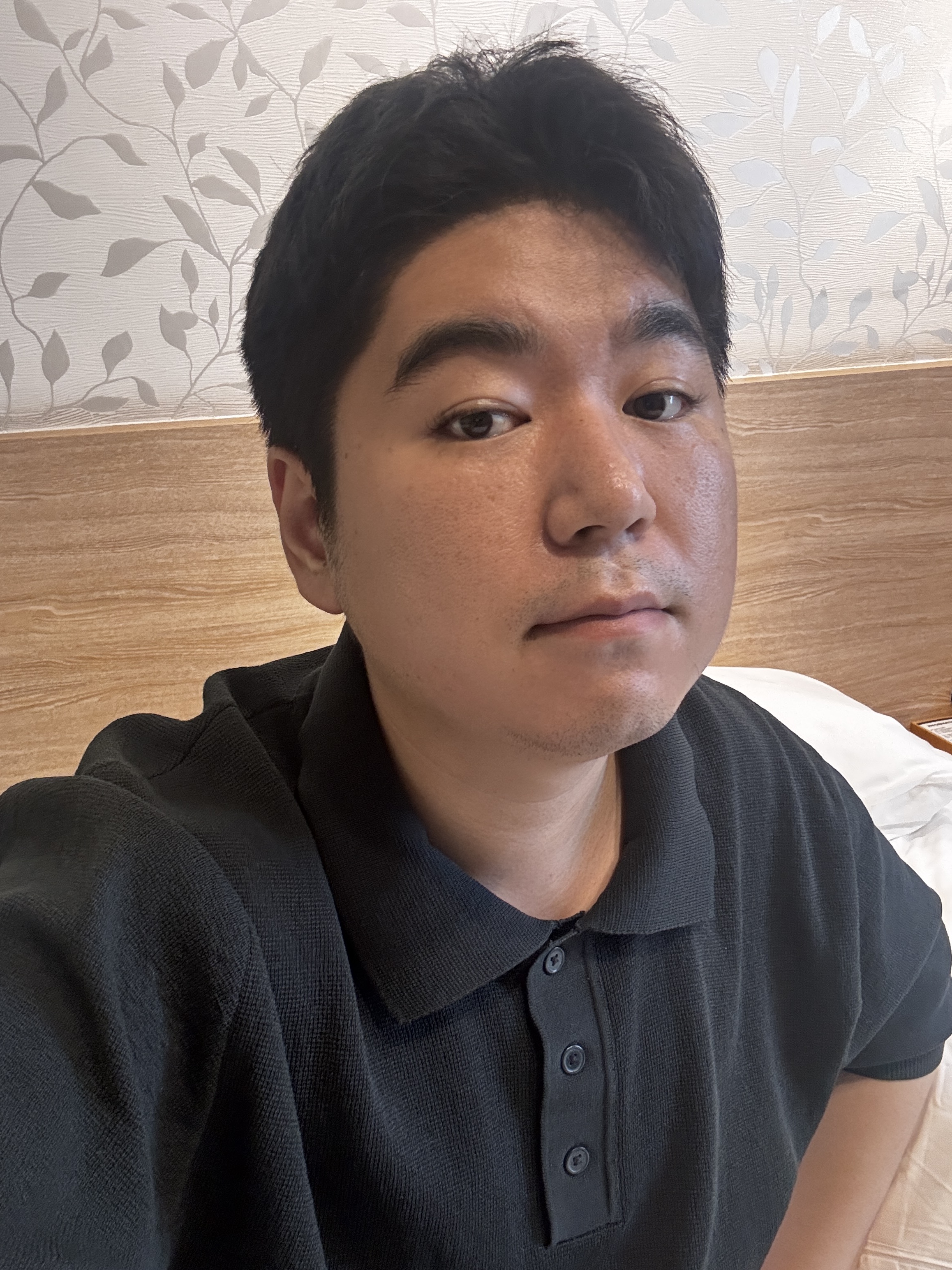 Tinder profile picture for @bystanders