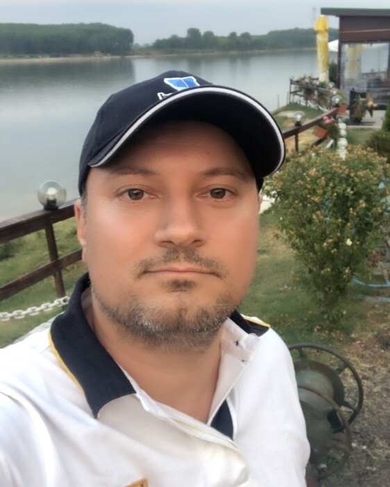 Tinder profile picture for @rely