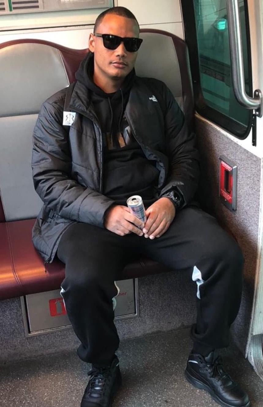 Tinder profile picture for @elministro