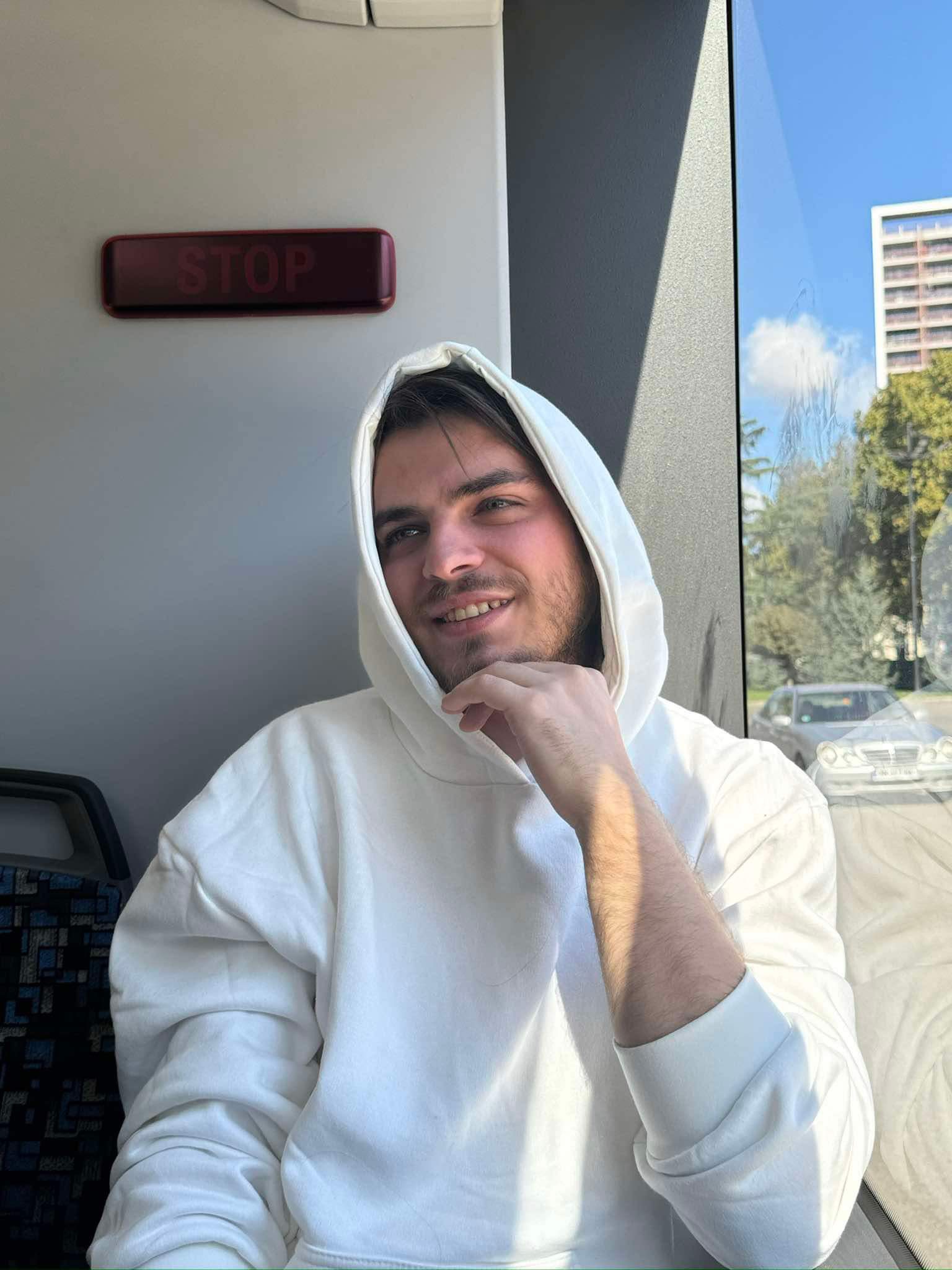 Tinder profile picture for @required