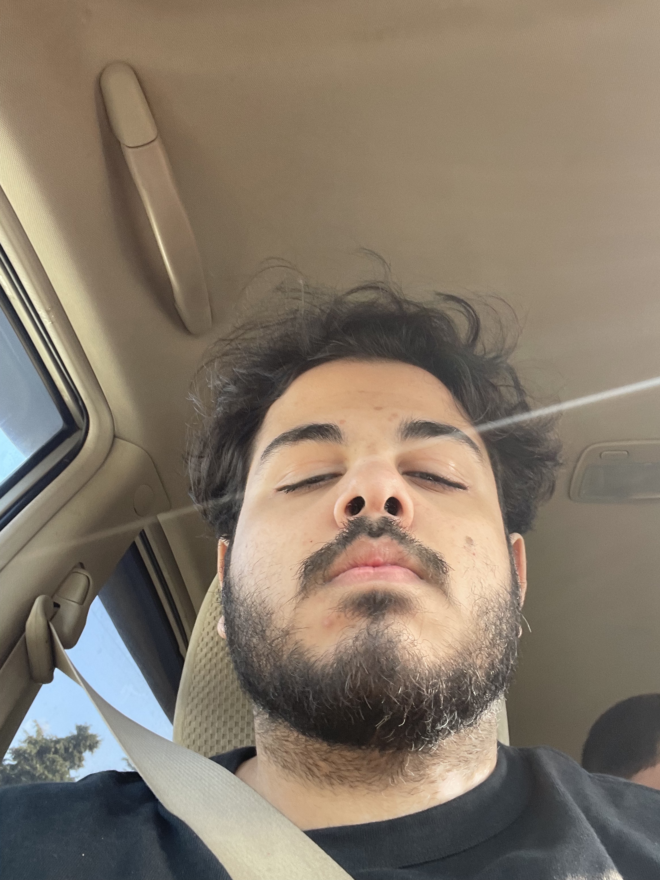 Tinder profile picture for @mistaken