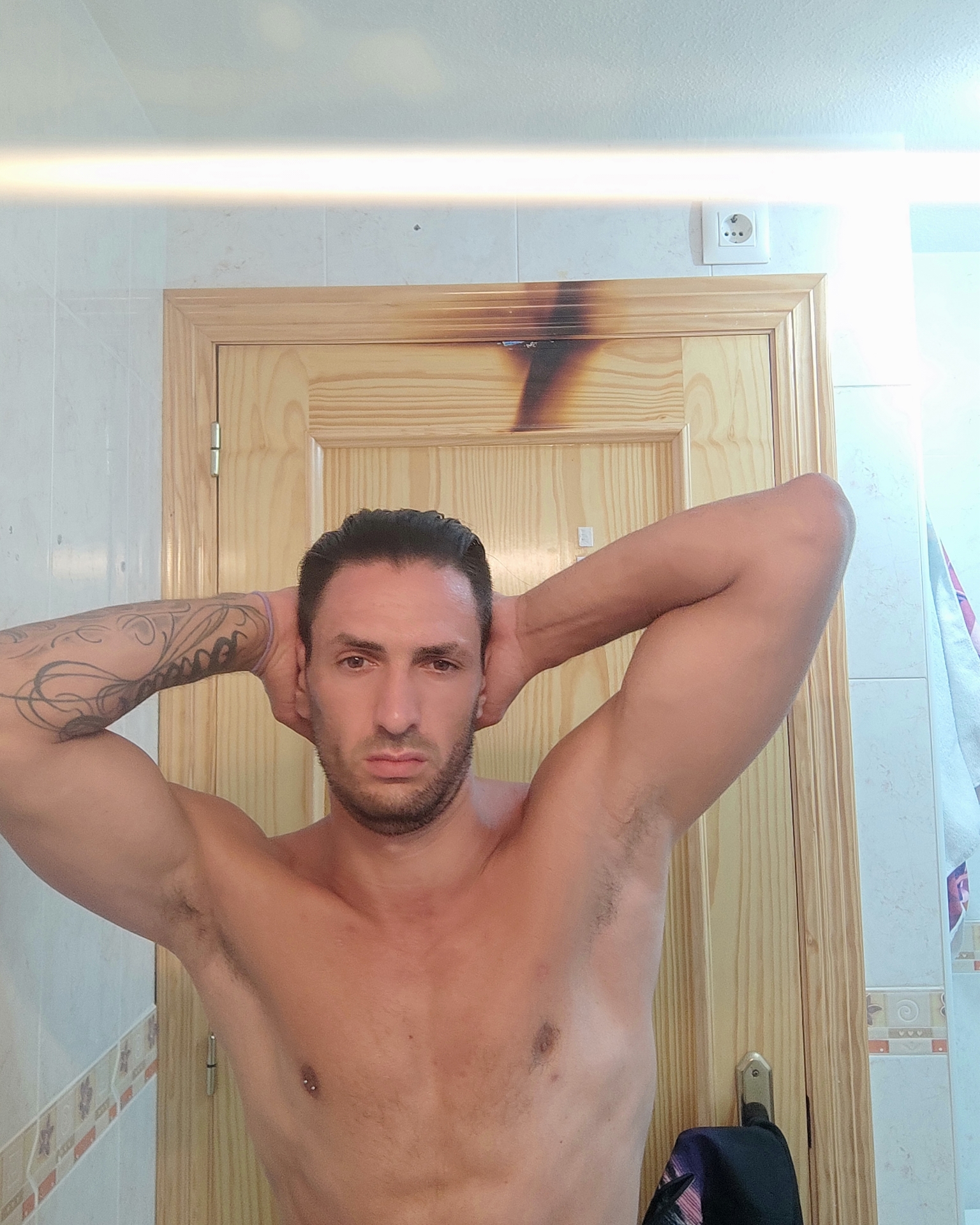 Tinder profile picture for @auth