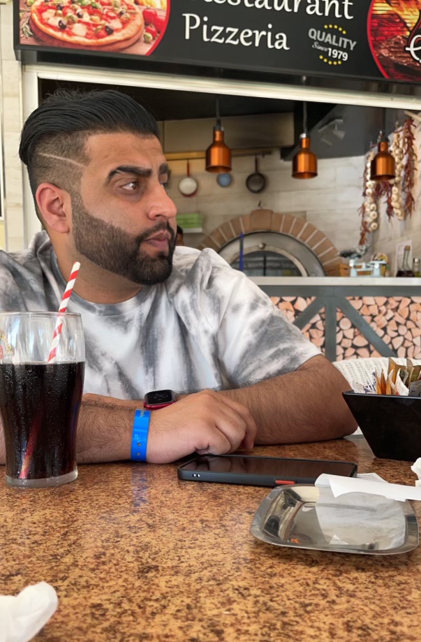 Tinder profile picture for @hamzy