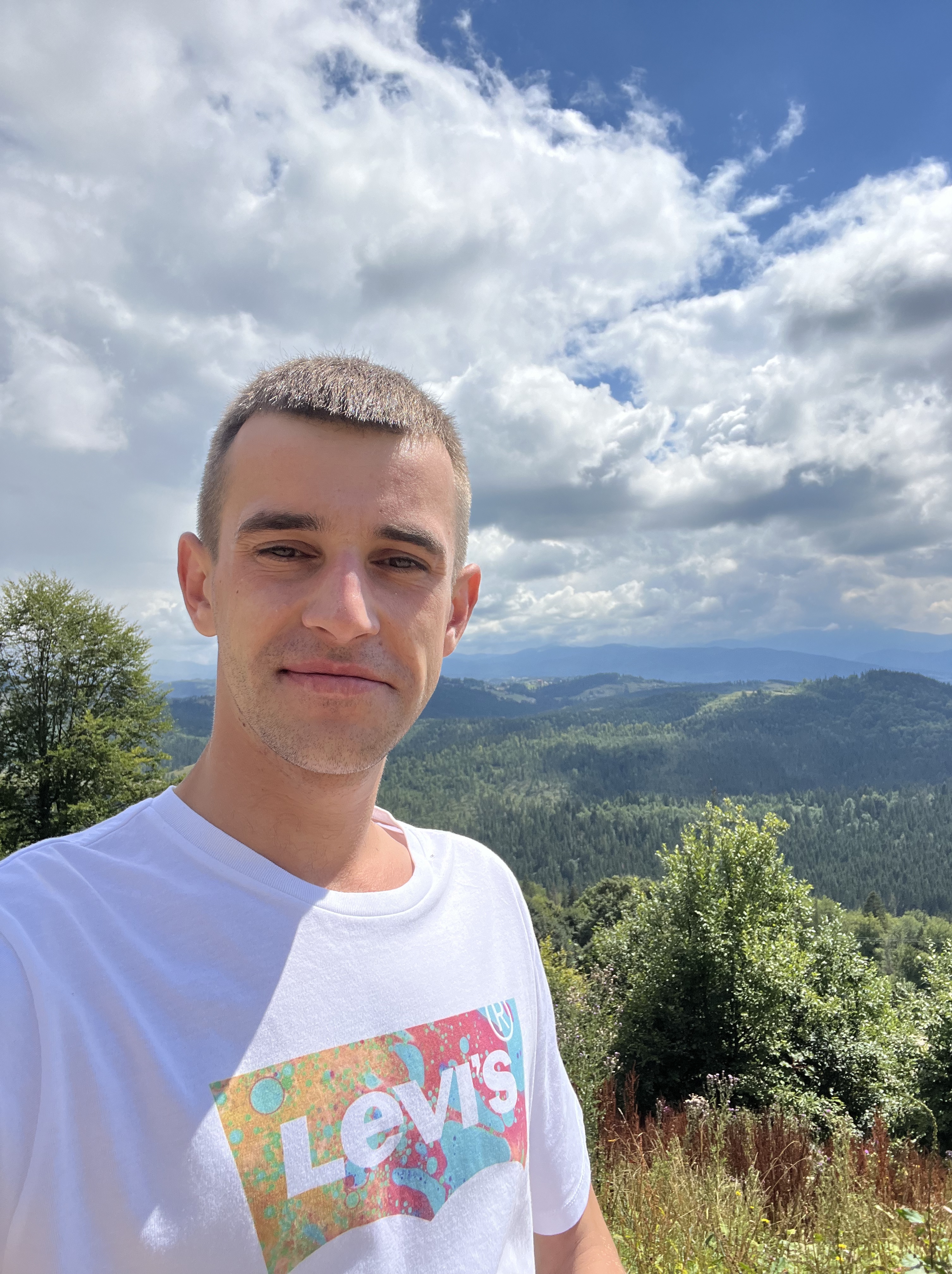 Tinder profile picture for @pandauman