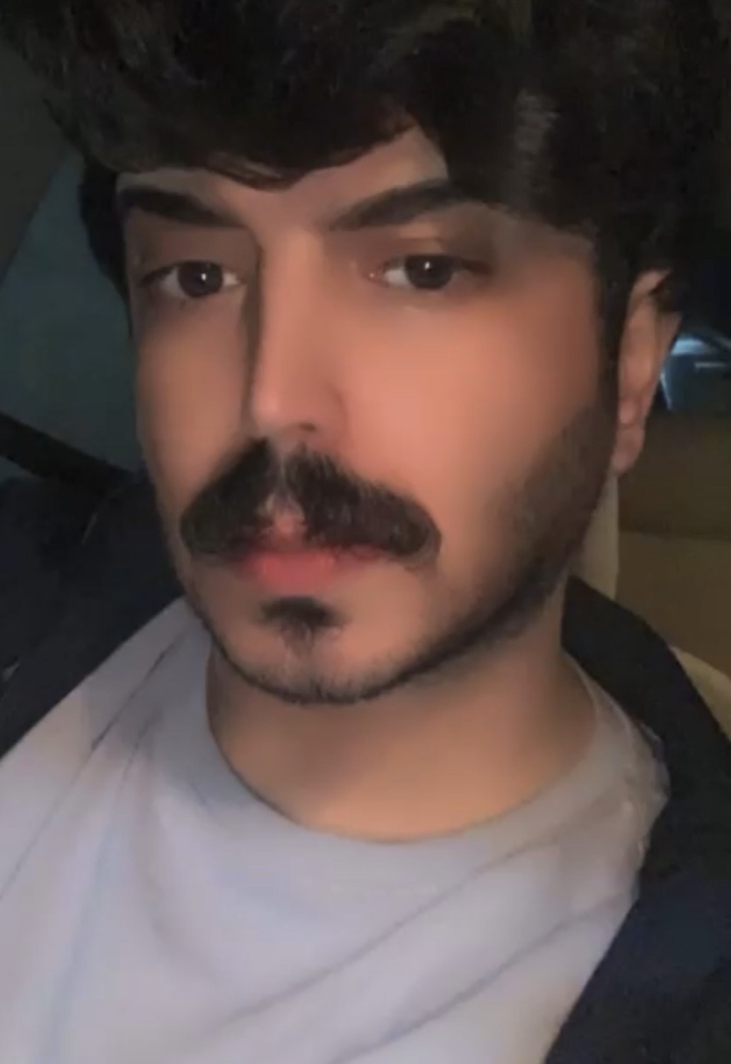 Tinder profile picture for @hq