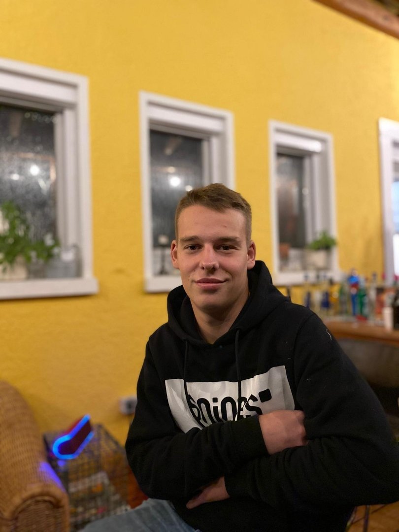 Tinder profile picture for @moritz