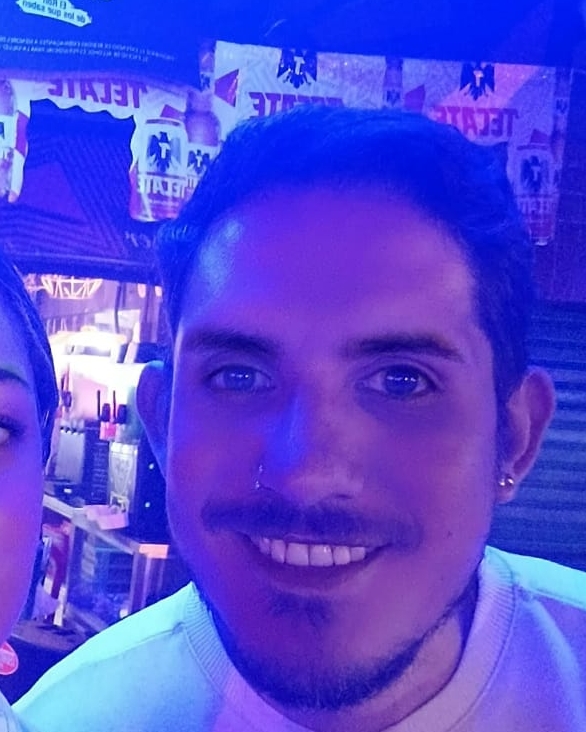 Tinder profile picture for @latorta