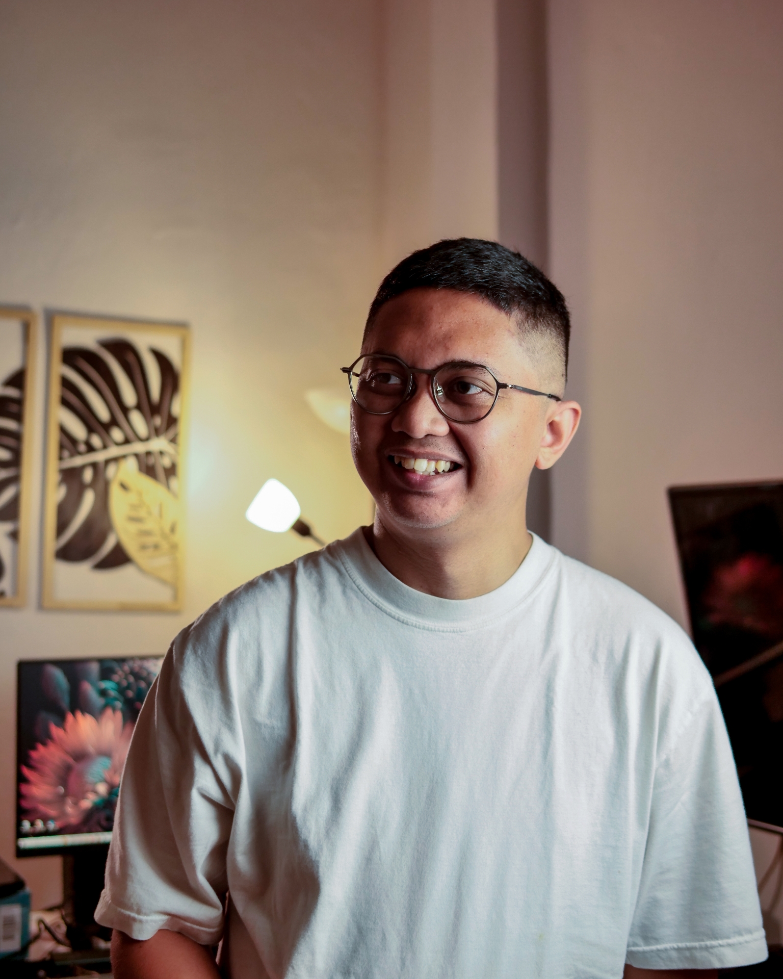 Tinder profile picture for @fy
