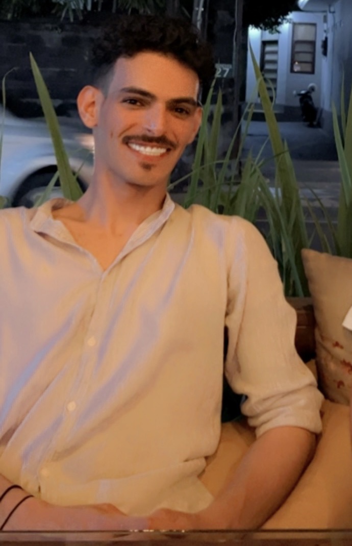 Tinder profile picture for @am