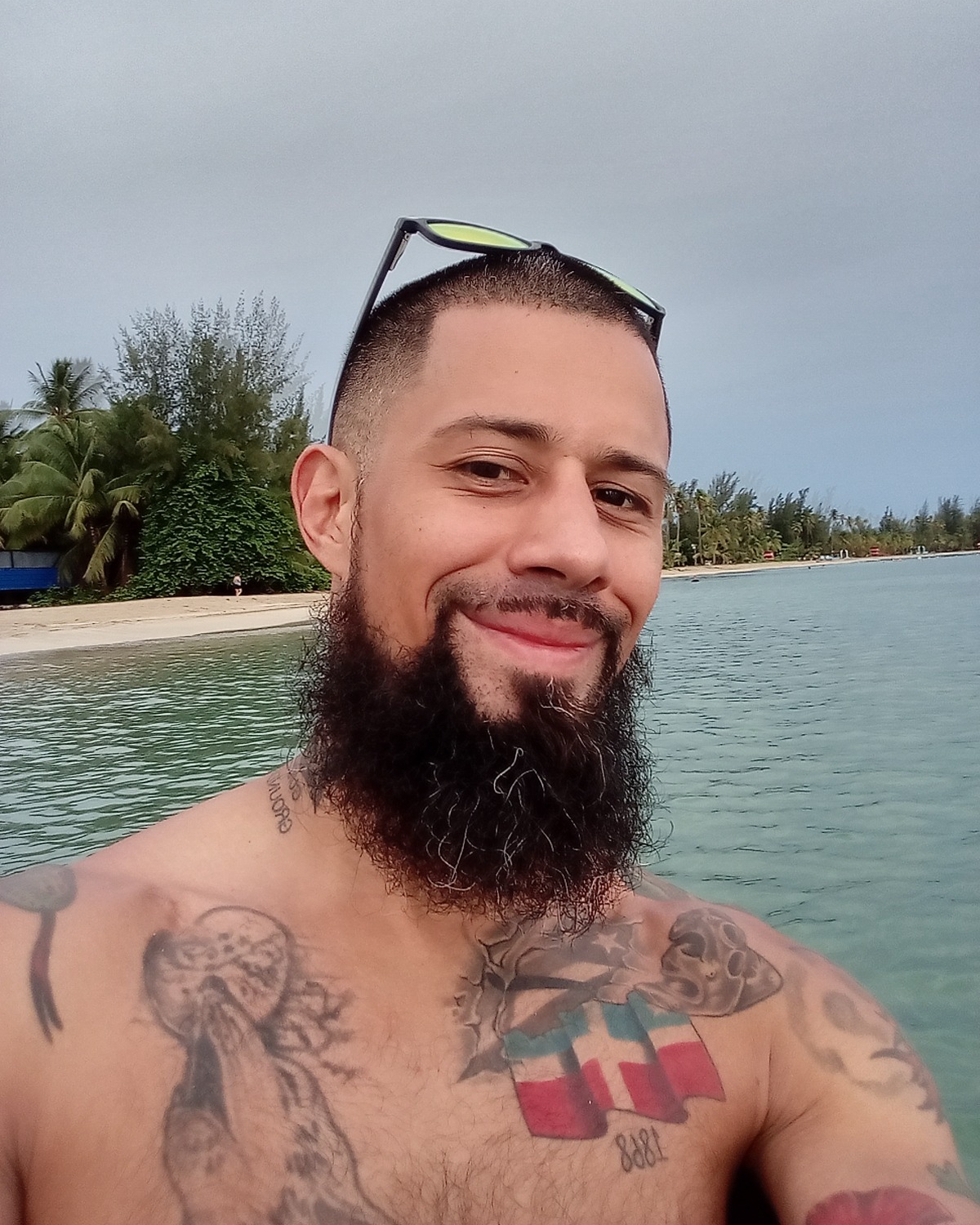Tinder profile picture for @mea