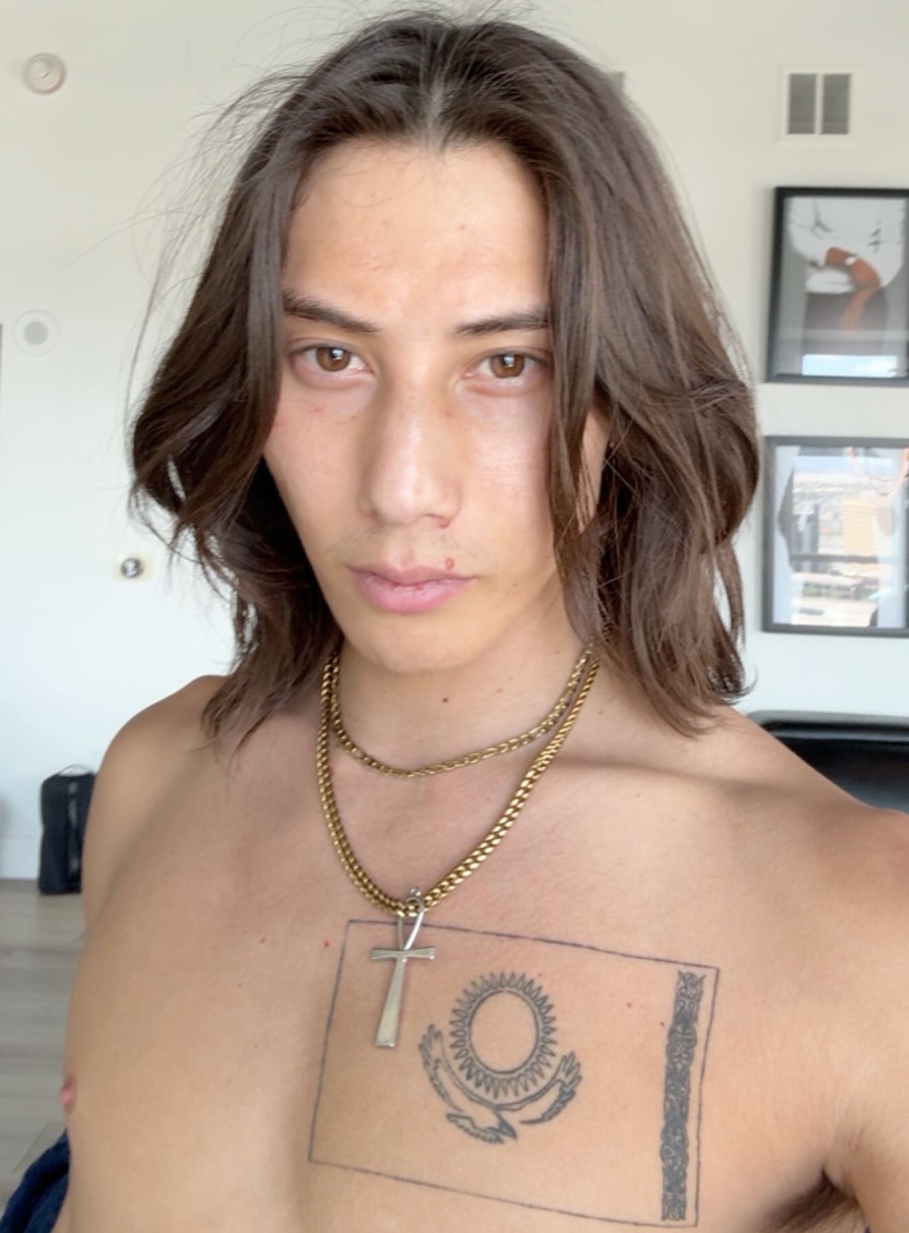Tinder profile picture for @tater