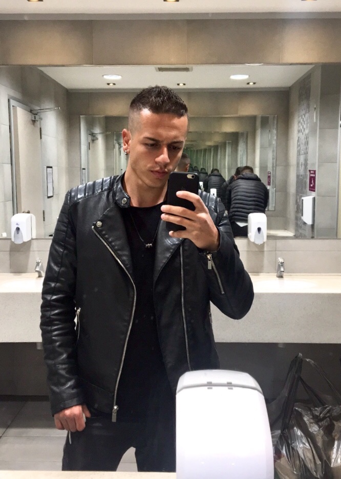 Tinder profile picture for @hakan