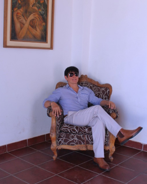 Tinder profile picture for @javier123