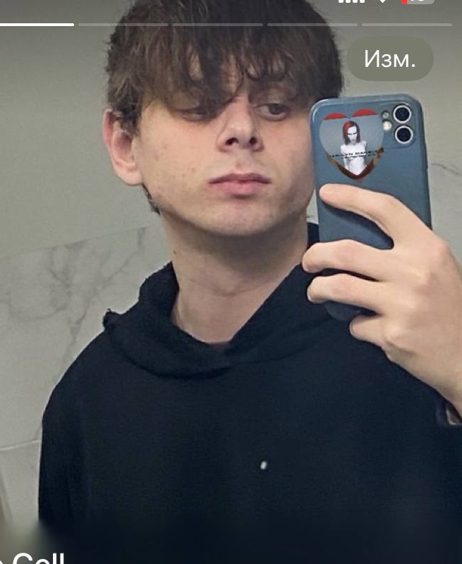 Tinder profile picture for @motel