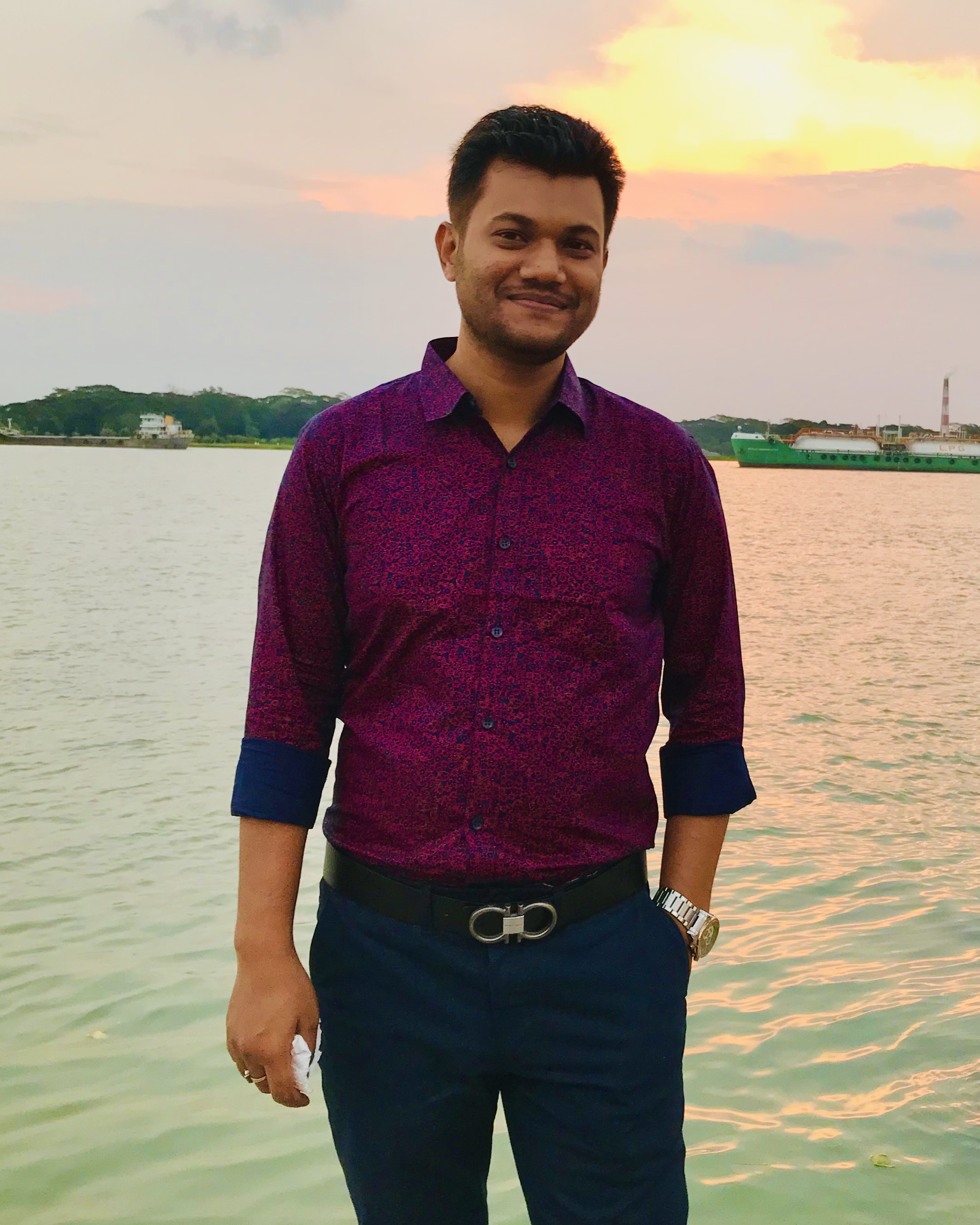Tinder profile picture for @shakib