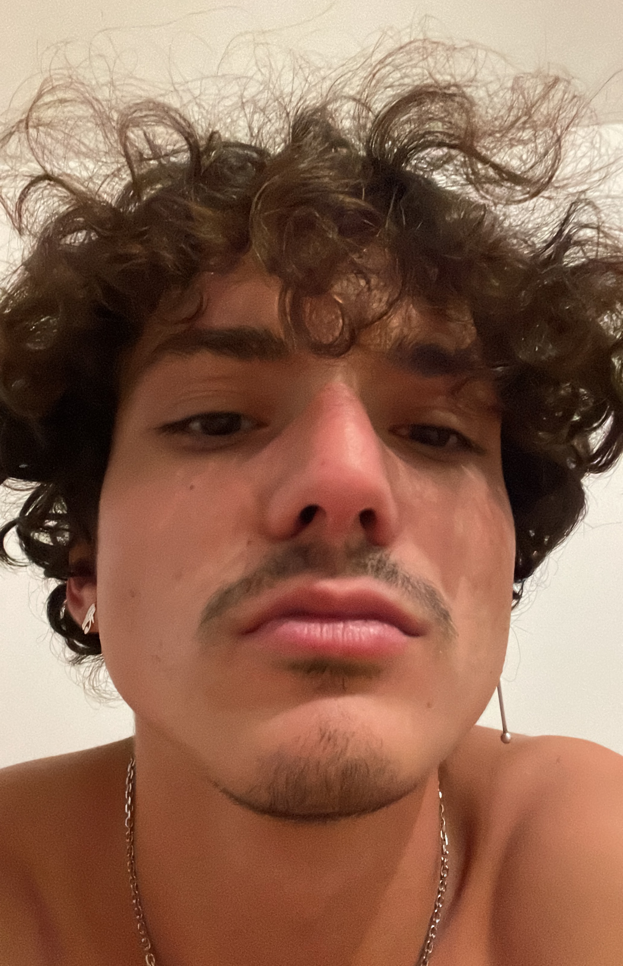 Tinder profile picture for @humidity