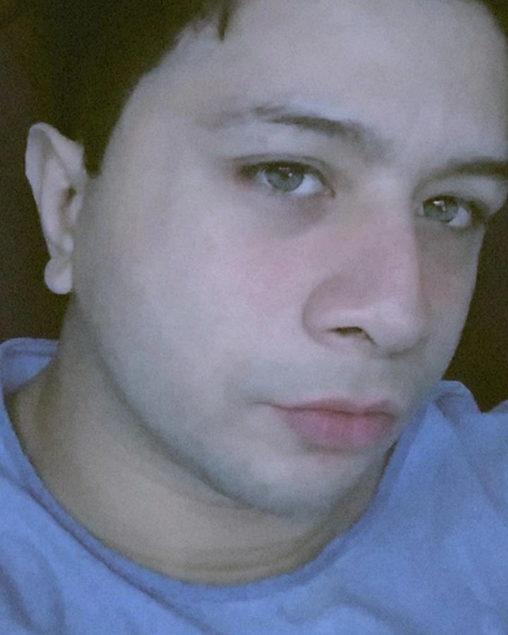Tinder profile picture for @lolitotv