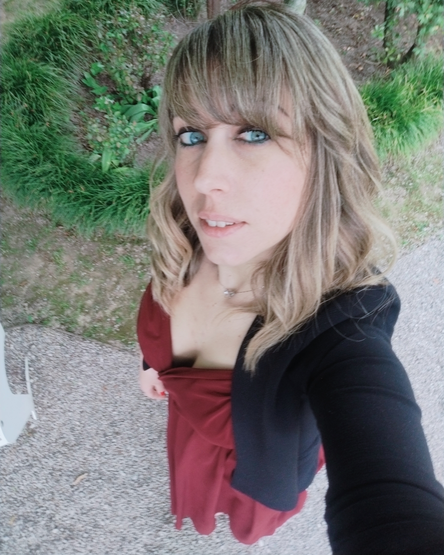 Tinder profile picture for @vania