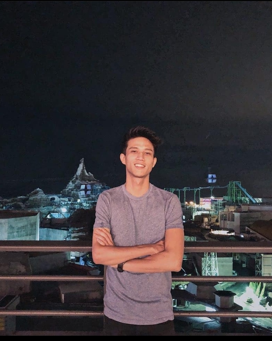 Tinder profile picture for @defeat