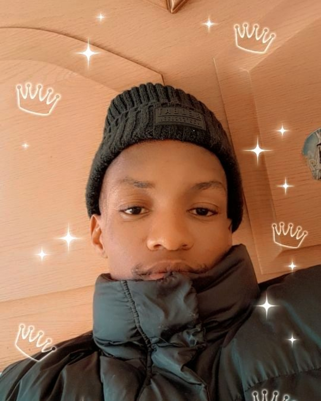 Tinder profile picture for @sweatshirt