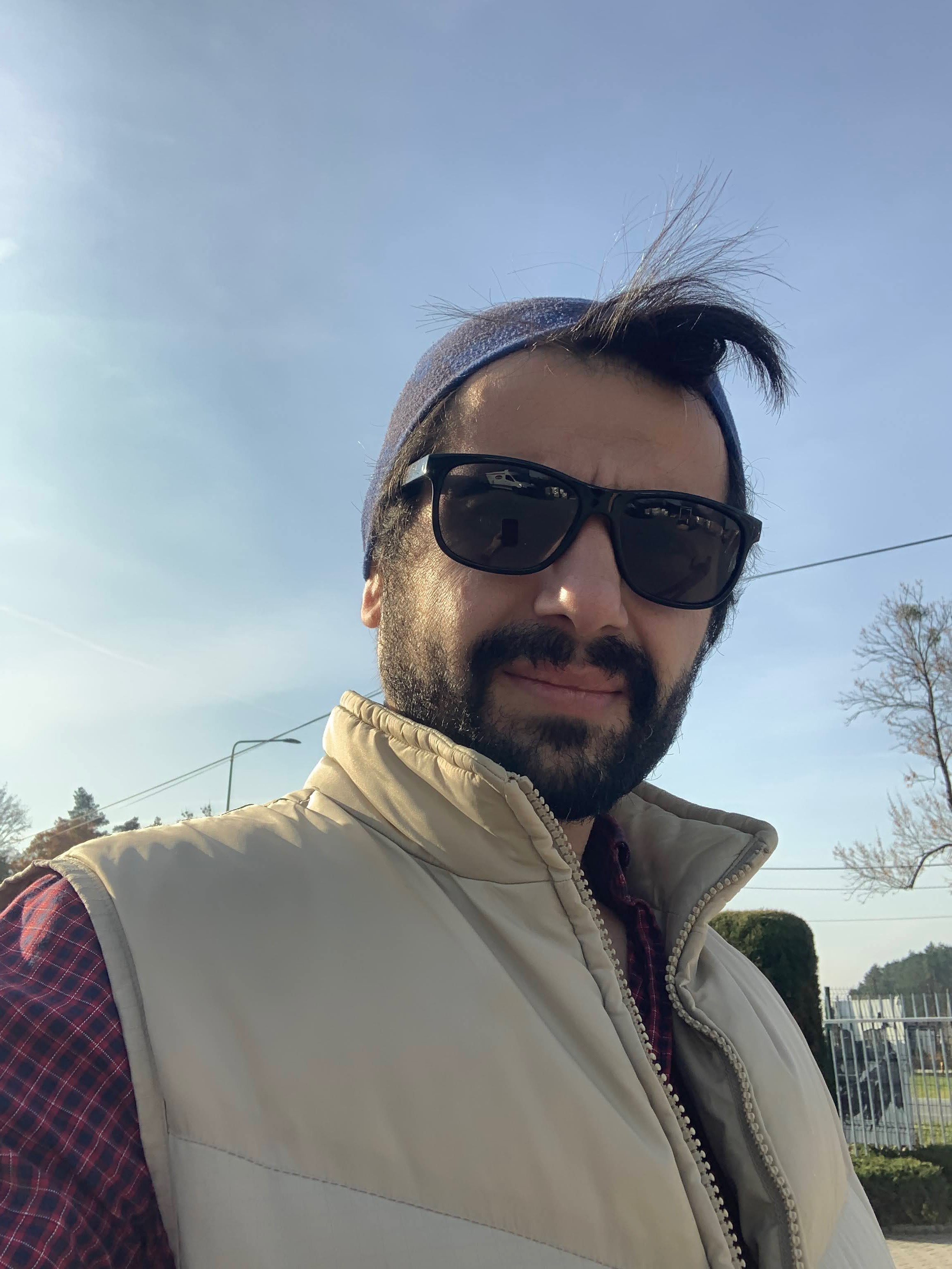 Tinder profile picture for @humans