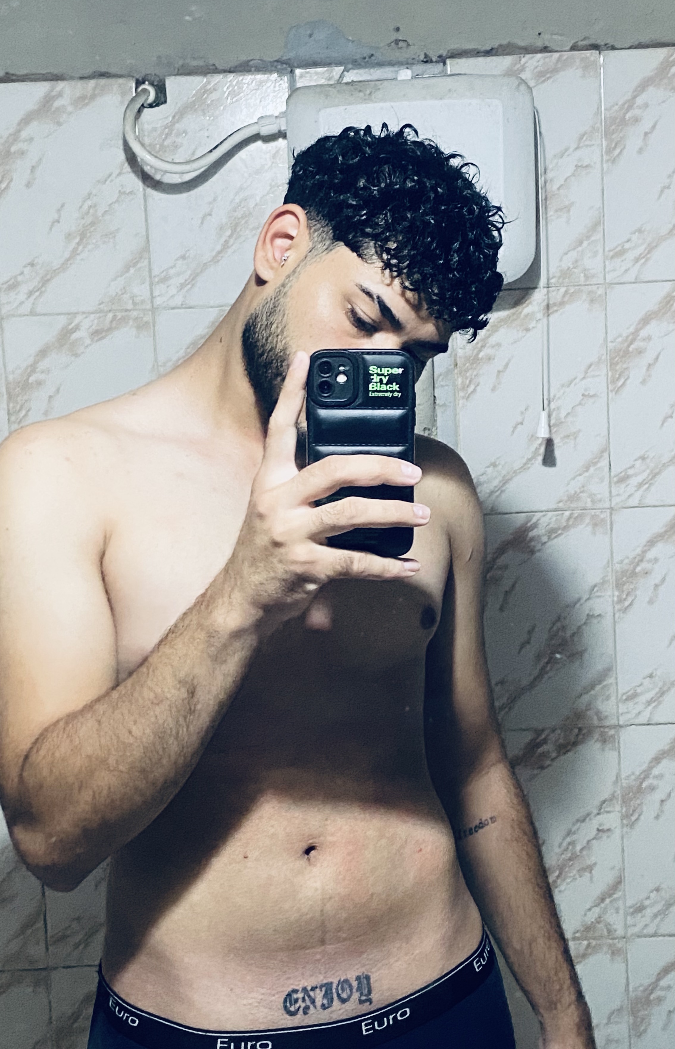 Tinder profile picture for @samaniego