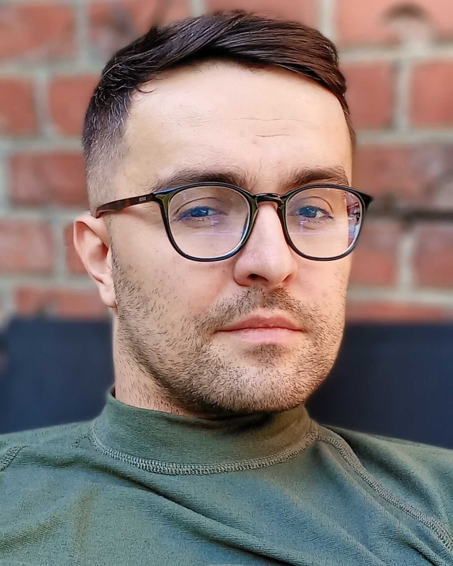 Tinder profile picture for @kloss