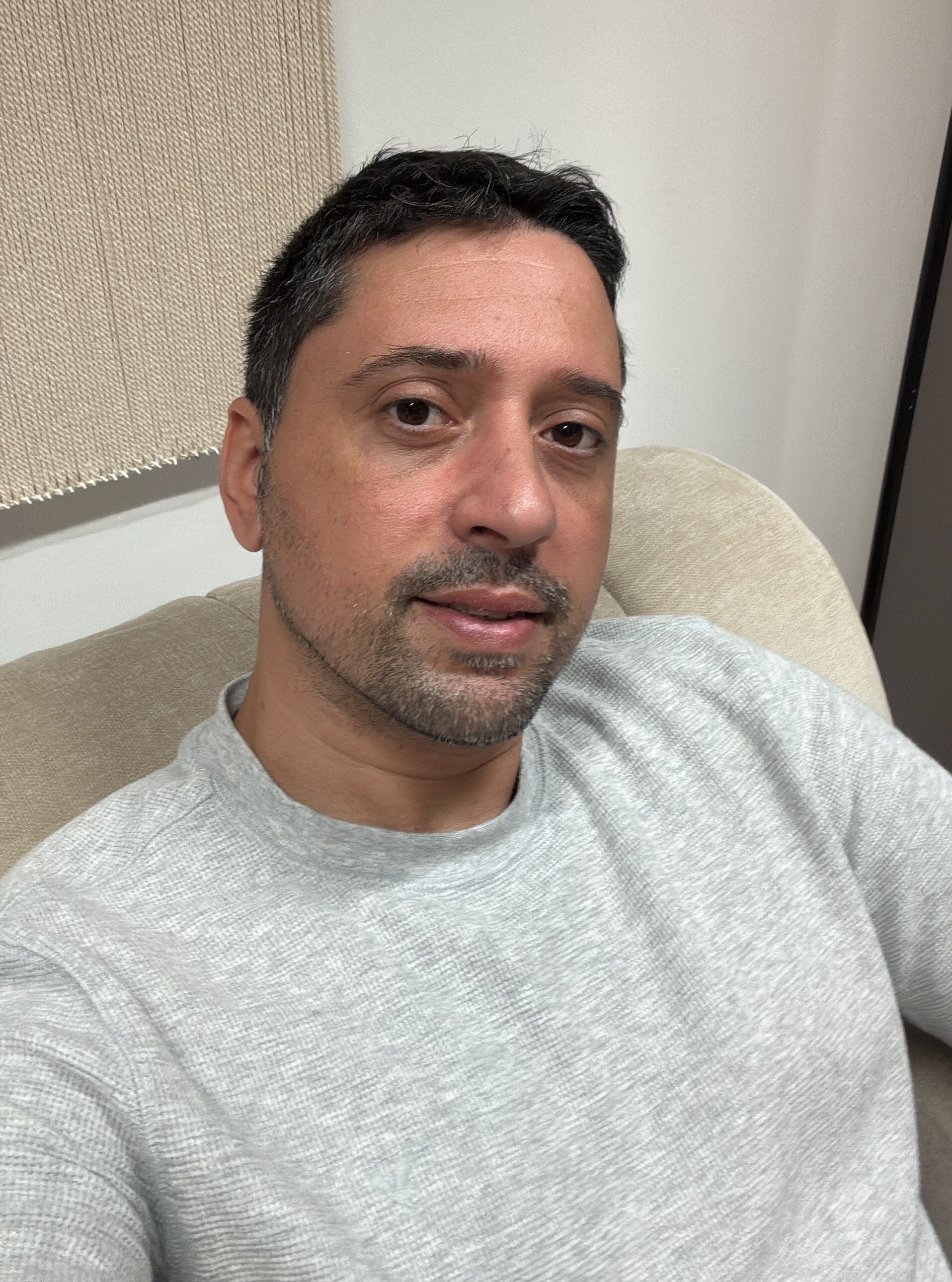 Tinder profile picture for @naimi