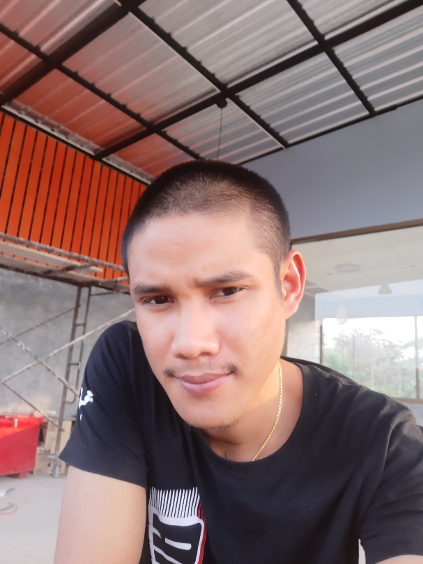 Tinder profile picture for @liw
