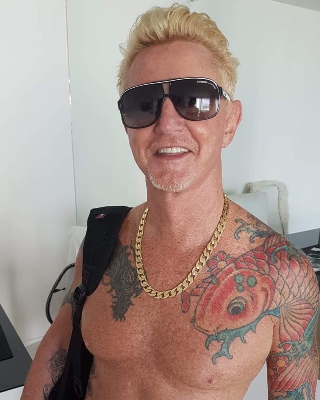 Tinder profile picture for @australian