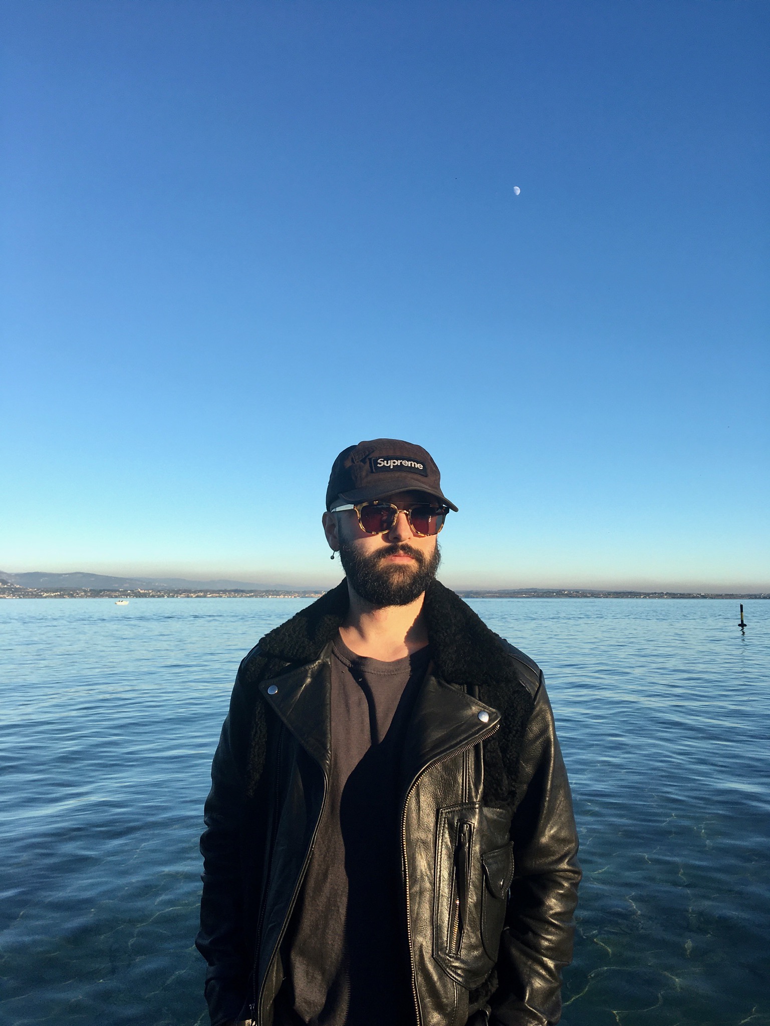 Tinder profile picture for @balloon