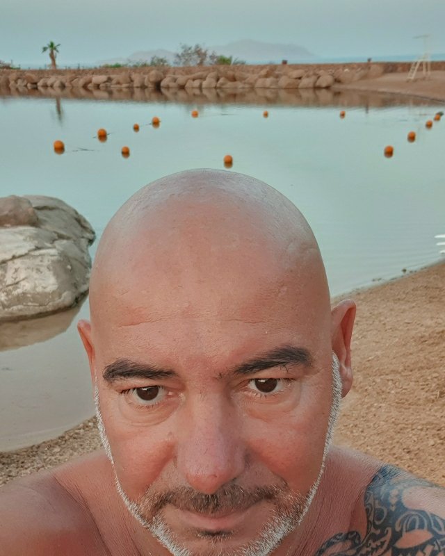 Tinder profile picture for @lelesharm